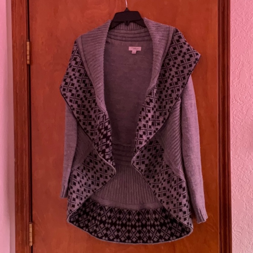 Gray and black sweater